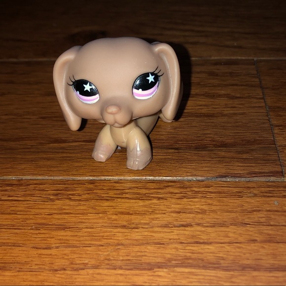 Littlest Pet Shop Hasbro~ Dachshund~ Purple Star Eyes~ 932 - Picture 1 of 3